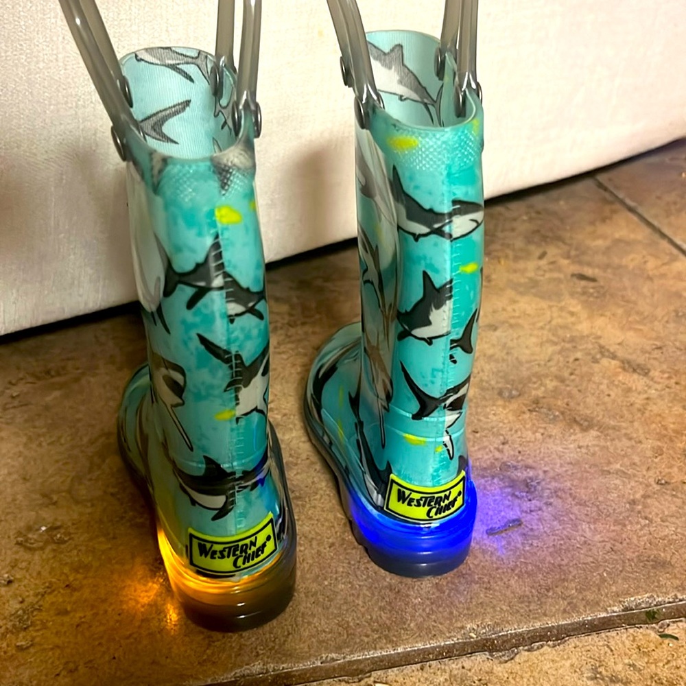 Baby Rain boots Shark print Size 6